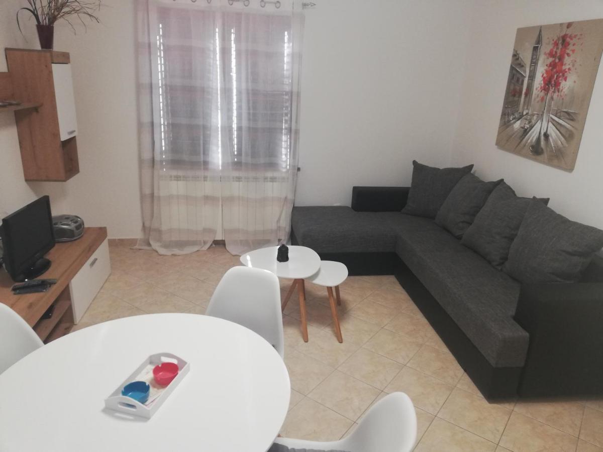 Appartamento Vito Pola Esterno foto